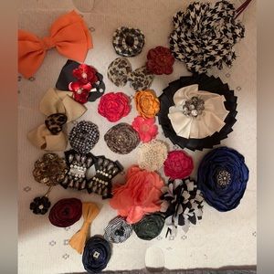hair clips/flowers